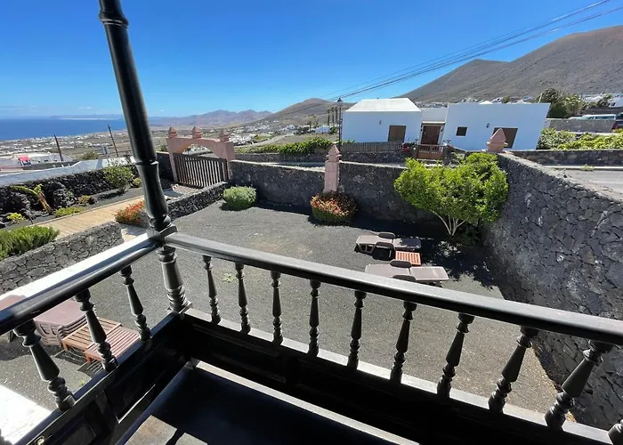 Casitas Rusticas * La Asomada (Lanzarote)