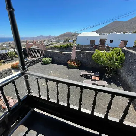 Casitas Rusticas * La Asomada (Lanzarote)